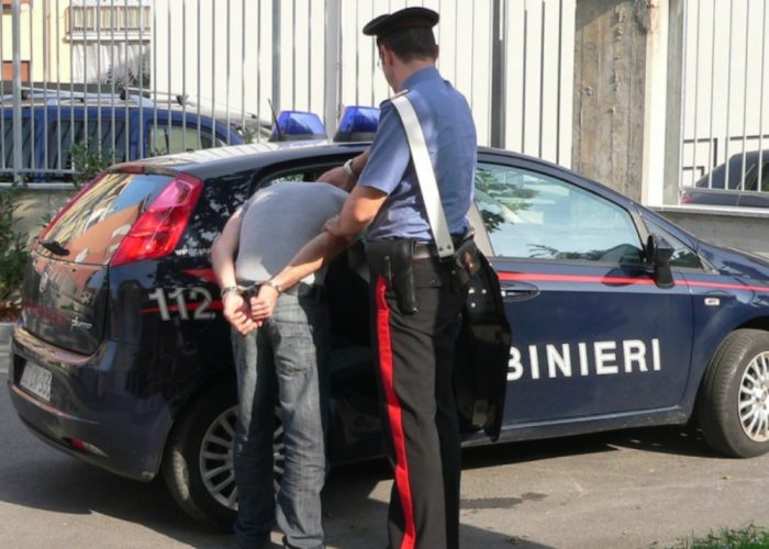 Tenta di rubare alimenti per 50 euroArrestato dai carabinieri