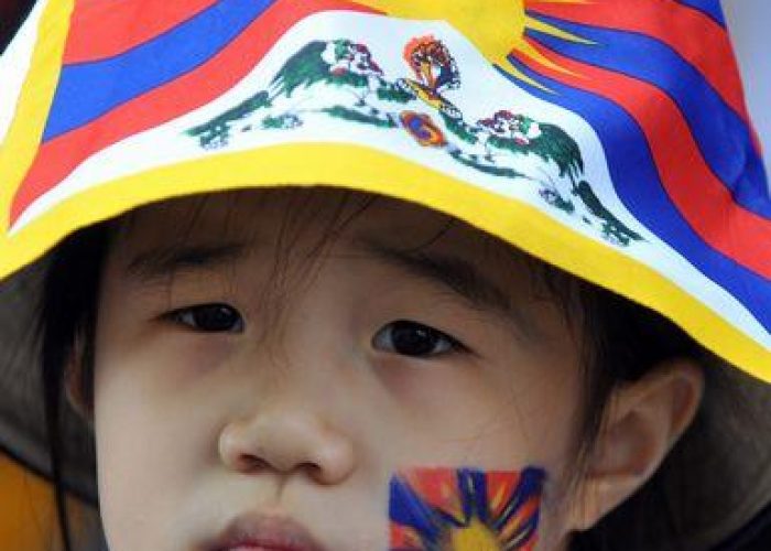 Tibet/ Donna si dà fuoco in Cina, autorità arrestano il marito