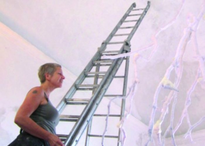 Tornano a Castel Burio esposizioni, installazioni e ritratti con Britta Schopf