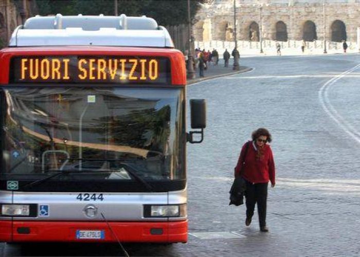 Trasporti/ Domani sciopero di 24 ore di bus e metro
