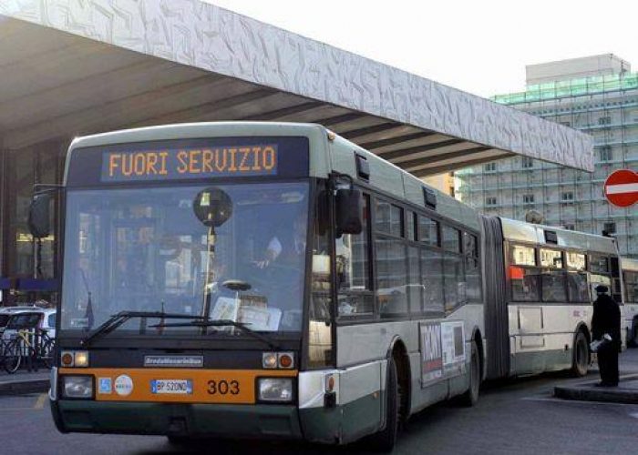 Trasporti/ Roma,"protesta improvvisa" autisti:bus periferia fermi
