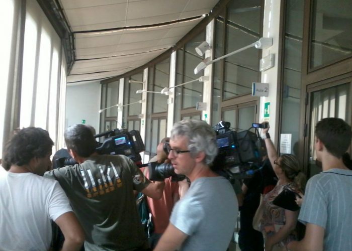 Tribunale, ressa di giornalisti e cameraman per la prima udienza Buoninconti