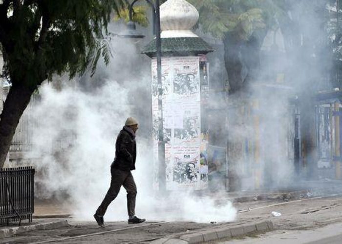 Tunisia/ Un morto e 59 feriti negli scontri dopo omicidio Belaid