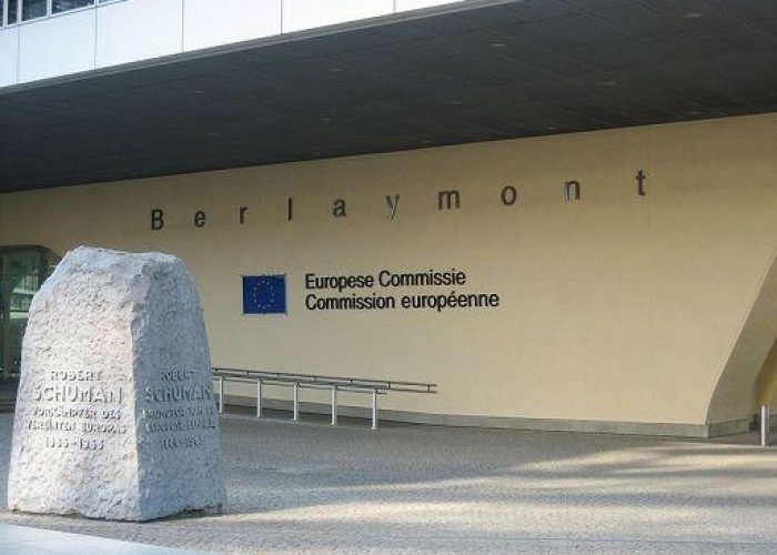 Ue/ Commissione:Golden rule temporanea per investimenti pubblici