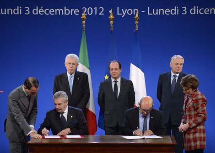 Ue/ Di Paola: Non c'è chiara volontà politica su Difesa comune
