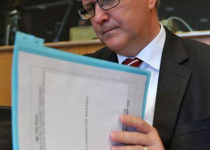 Ue/ Rehn:In contatto con Saccomanni,attendo dettagli piano conti