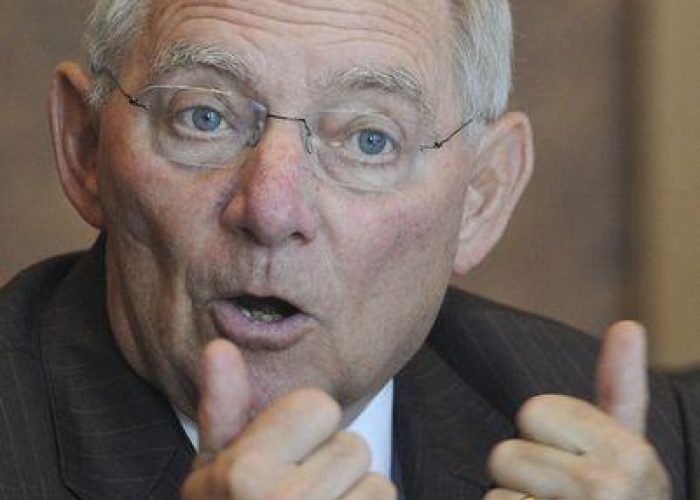 Ue/ Schaeuble: Non criticherò apertamente Francia, ci dialogo