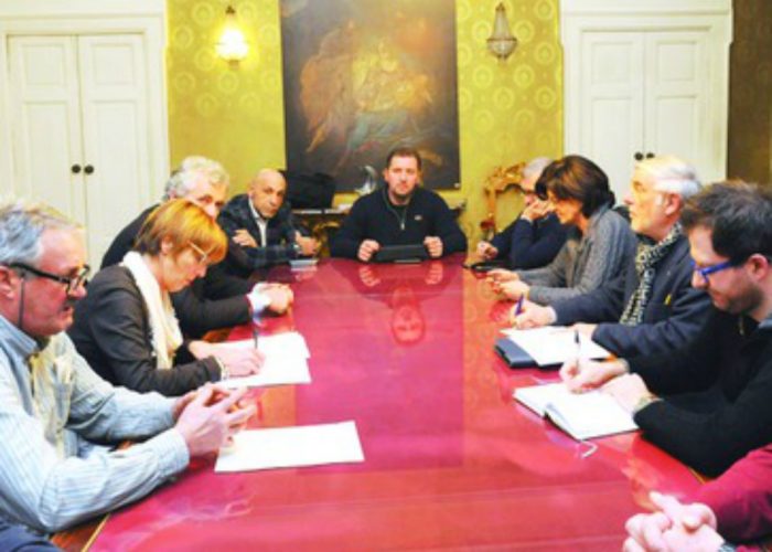 Un gruppo di lavorosi occuperà di sicurezza