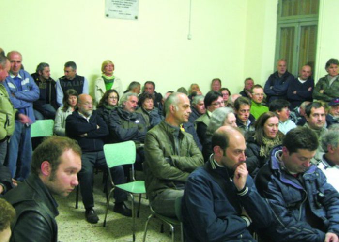 Una frazione presa di mira dai ladri Decine di furti in tre mesi