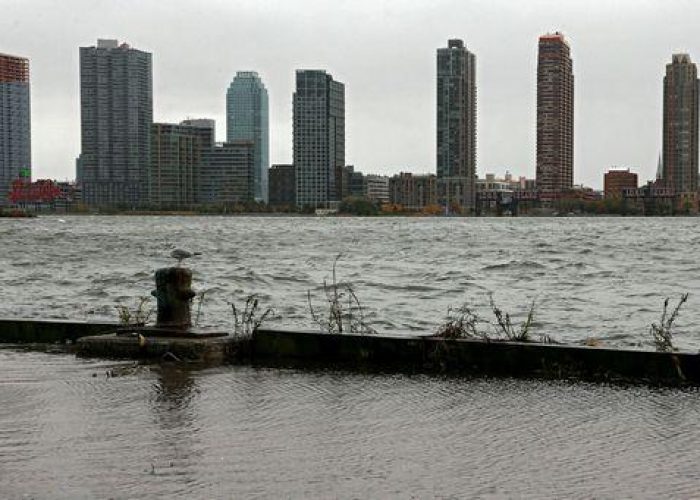 Usa/ Sandy, gov. Ny ordina chiusura tunnel a rischio inondazione