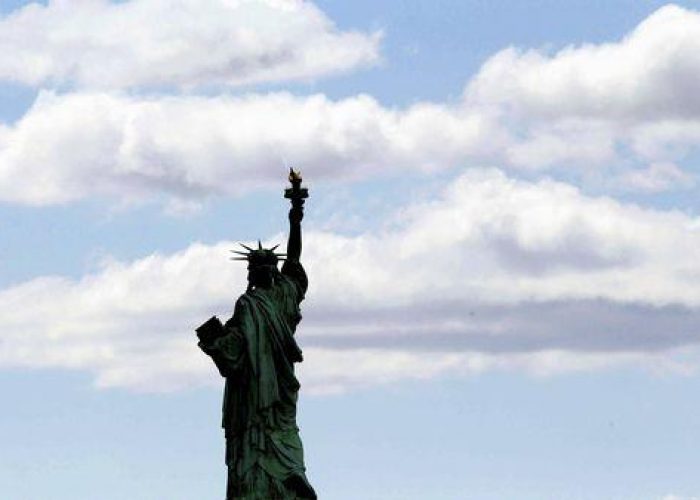 Usa/ Sandy, un mese per calcolare danni alla Statua della Libertà