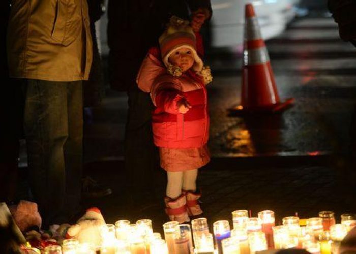 Usa/ Strage scuola, bimba di 6 anni si salva fingendosi morta