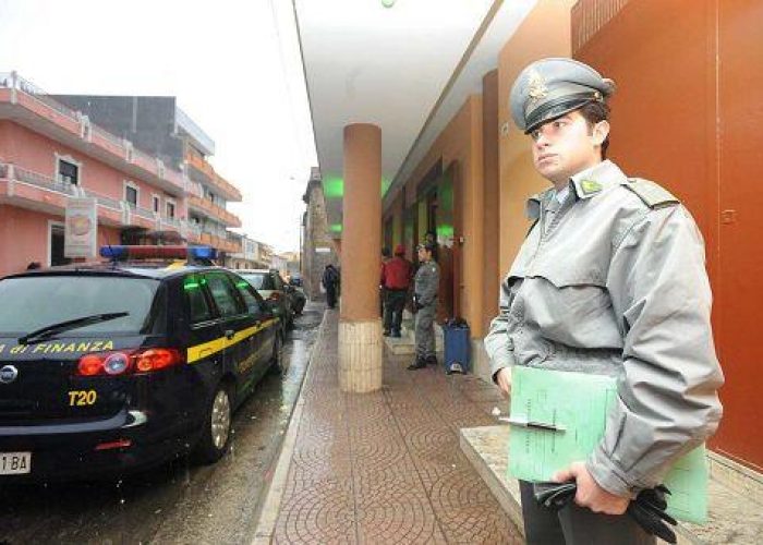 Varese,scoperti 5 falsi invalidi, truffa a stato da 280mila euro