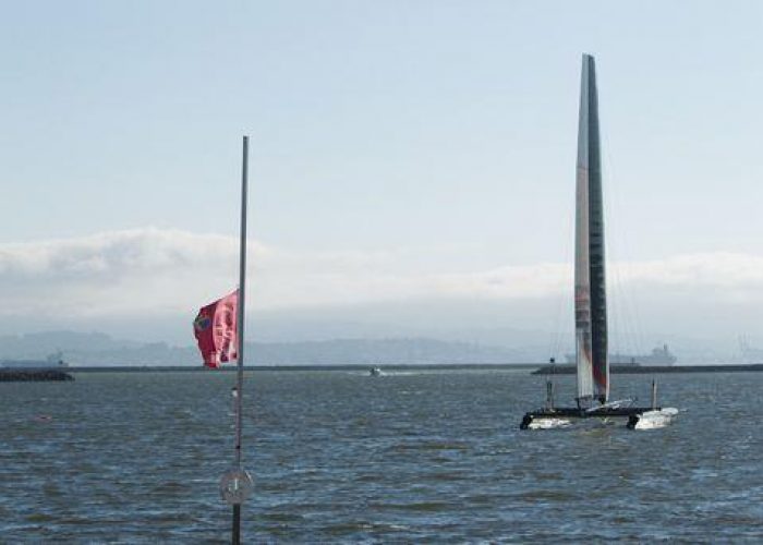 Vela/ Coppa America, si ribalta catamarano, muore britannico