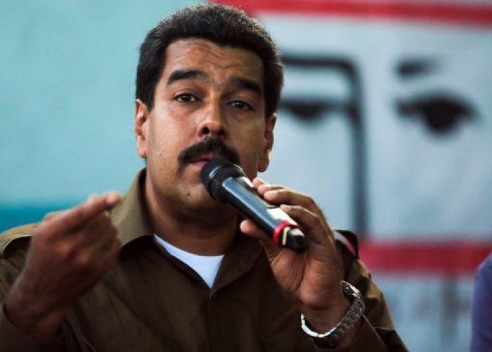 Venezuela/ Maduro attacca Uribe: Complotta per uccidermi