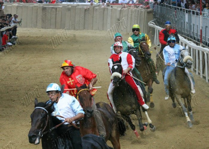 VIDEO: la seconda batteria del Palio di Asti