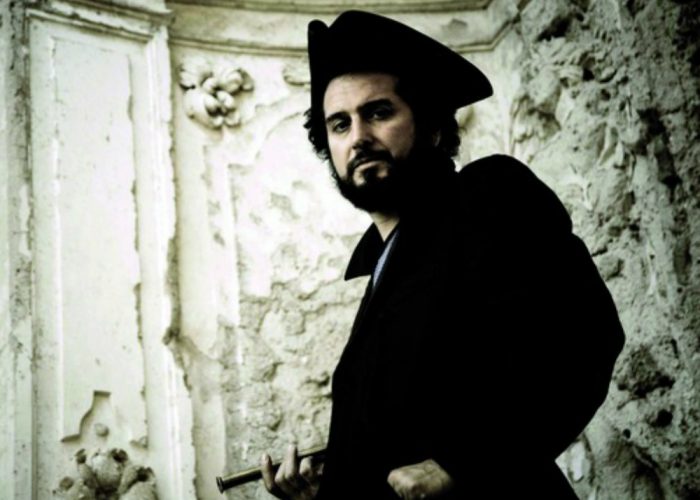 Vinicio Capossela al Pavese Festivalpoi taranta e lunedì la notte dei falò